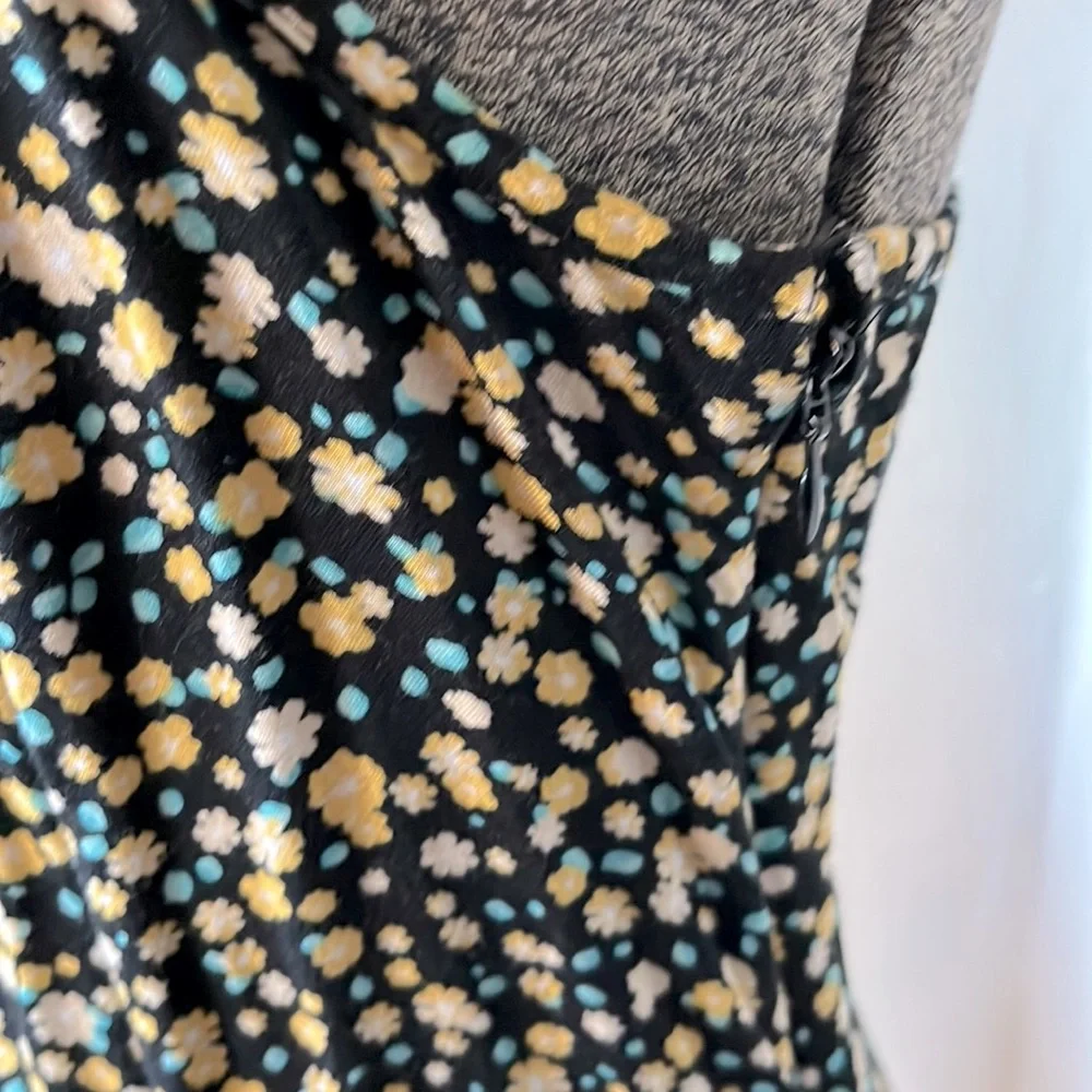 Forever 21 Ditsy Floral Summer Mini Swing Dress with Back Piece, size Medium - Picture 7 of 12